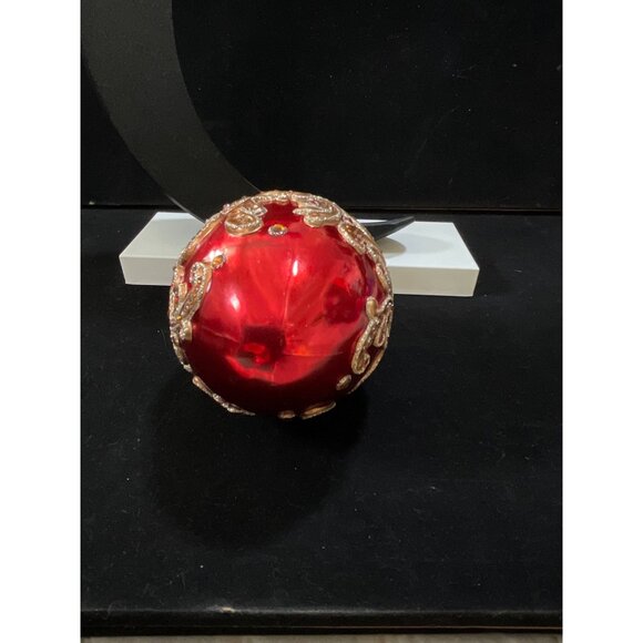 VTG Set of 6 Blown Glass Egg Shaped Red Gold Embossed Christmas Ornaments 5.5” - Picture 7 of 8